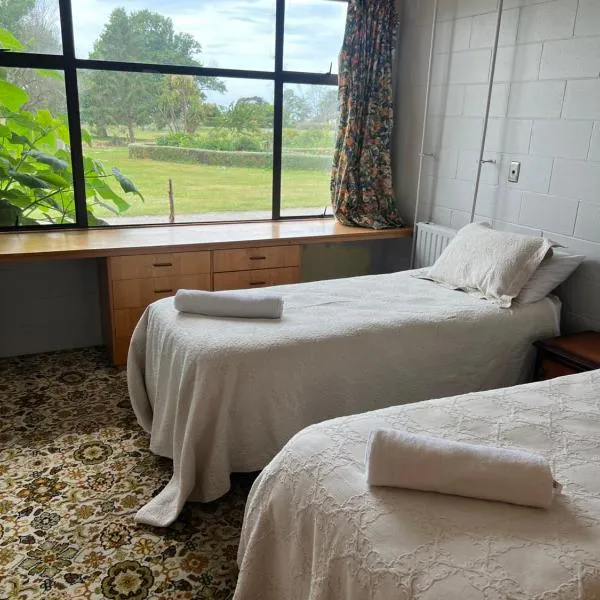 Green Hayes Estate Rentals - R 2 Magnolia House, hotel in Temuka