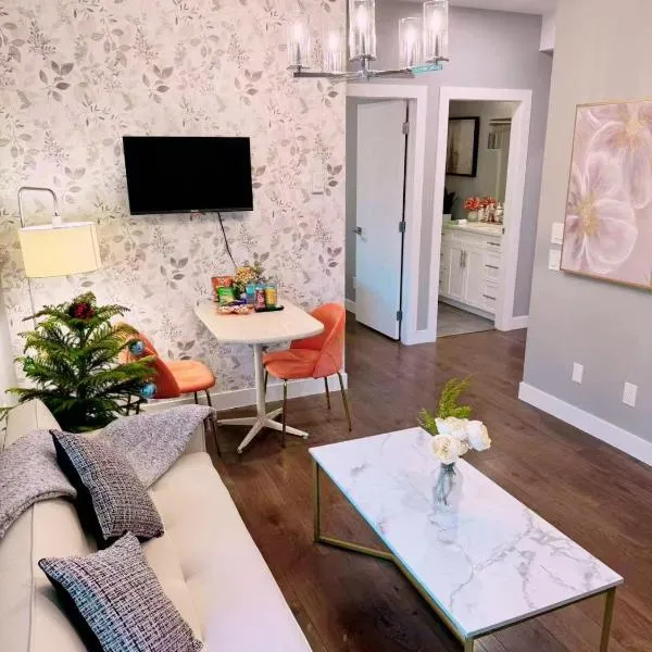 Lovely 2 bedroom suite in Langford, hotel di Metchosin
