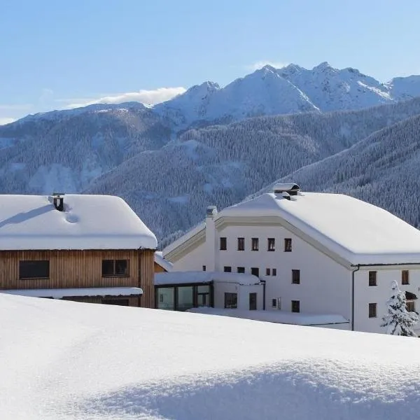 Hotel Weiler - Aktiv & Tradition, hotel in Obertilliach