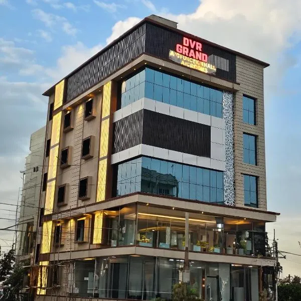 DVR GRAND-AC Rooms, hotel a Visakhapatnam