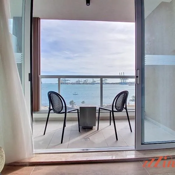 South 32 Hotel by Zzzing, ξενοδοχείο σε Birżebbuġa