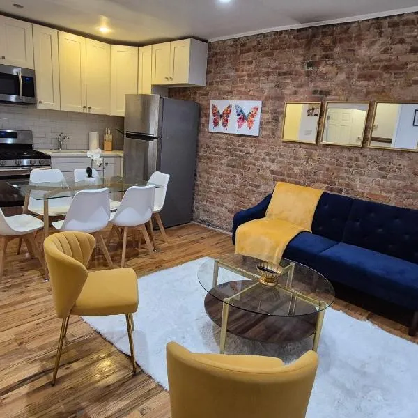 Relax and unwind at this Chic Bed-Stuy Brownstone, hotel en Brooklyn