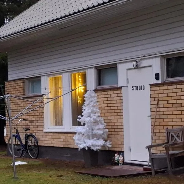 Lentokenttästudio, Oulu Airport studio，位于Oulunsalo的酒店