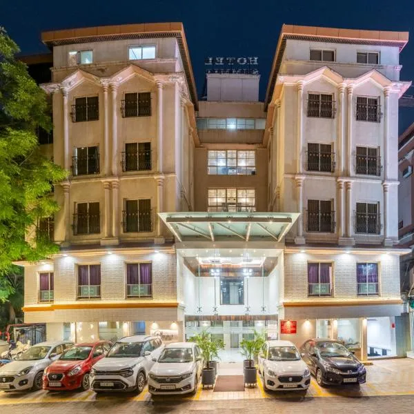 Hotel Summit, hotel in Ahmedabad