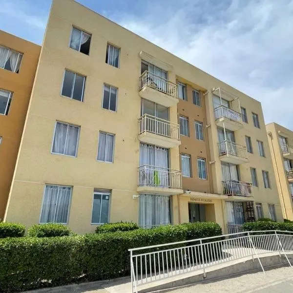 Departamento con piscina cómodo y buena ubicación Somos pet friendly, hotell i La Serena