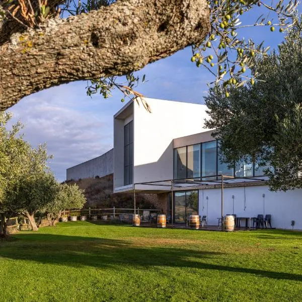 Hotel-Bodega Finca de Los Arandinos، فندق في Entrena