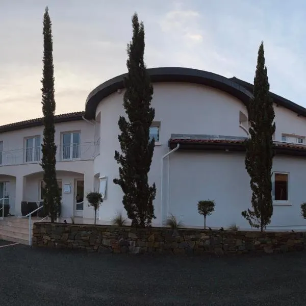 Les Criquets Hôtel & Spa, Hotel in Blanquefort