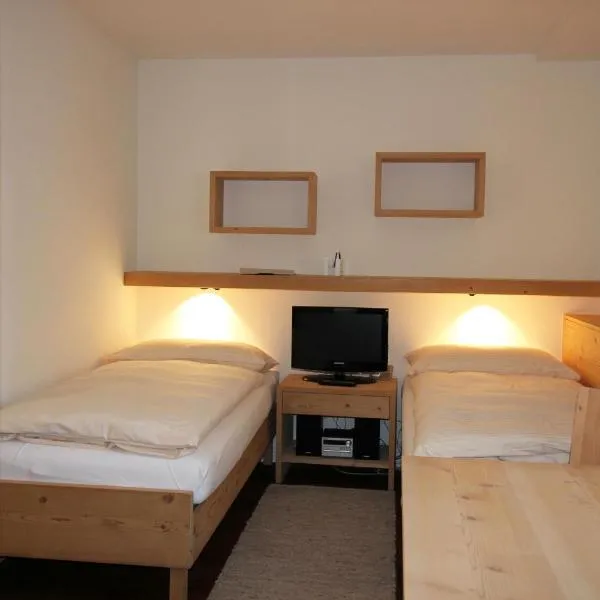 Residenza Lagrev Studio Nr 013 - Typ 10B - Hochparterre - Ost, hotel en Sils-Maria