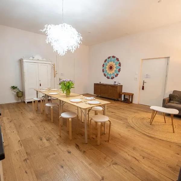 Most beautiful apartment in Bern with Parking, Massage & Meetingroom available、Ostermundigenのホテル