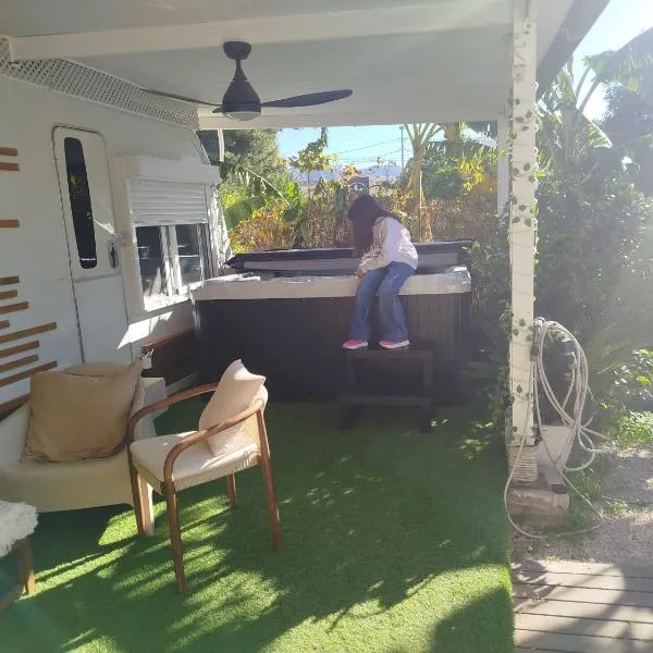 Caravana en la huerta, hotel em Tiñosa Alta