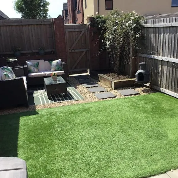 Coastal Comfort - Two Bed Terrace on Barry Island, hotel din Barry