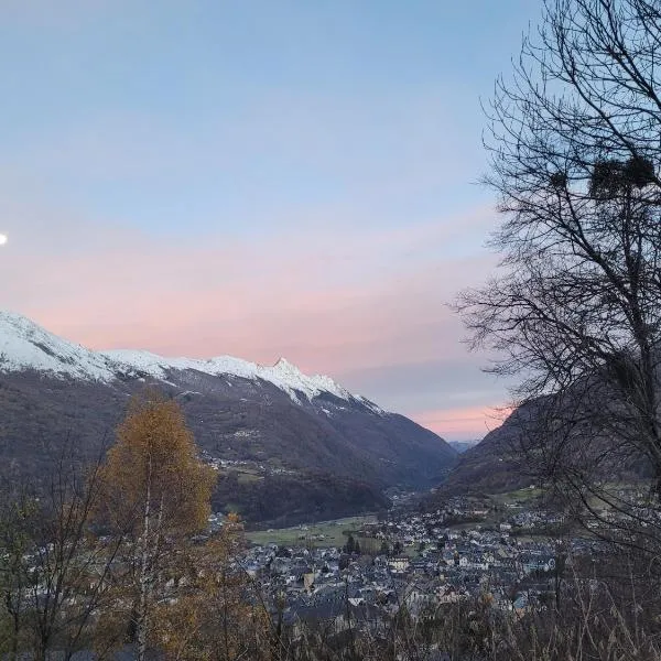 Chalet vue montagne T2 duplex, 6 personnes, hotel v destinaci Luz-Saint-Sauveur