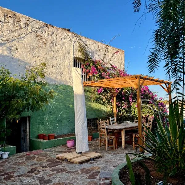 Casa Gatti - Autentica Casa Canaria nel cuore di Lanzarote, hotel v destinaci Tiagua