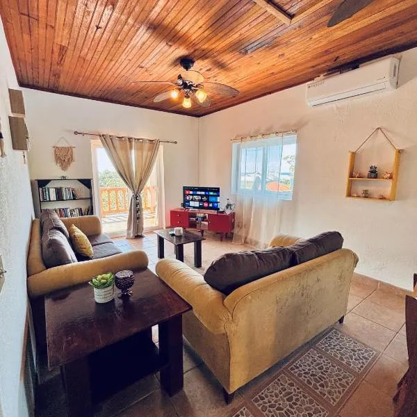 Sunset Views Apartment, West End,位于西区的酒店