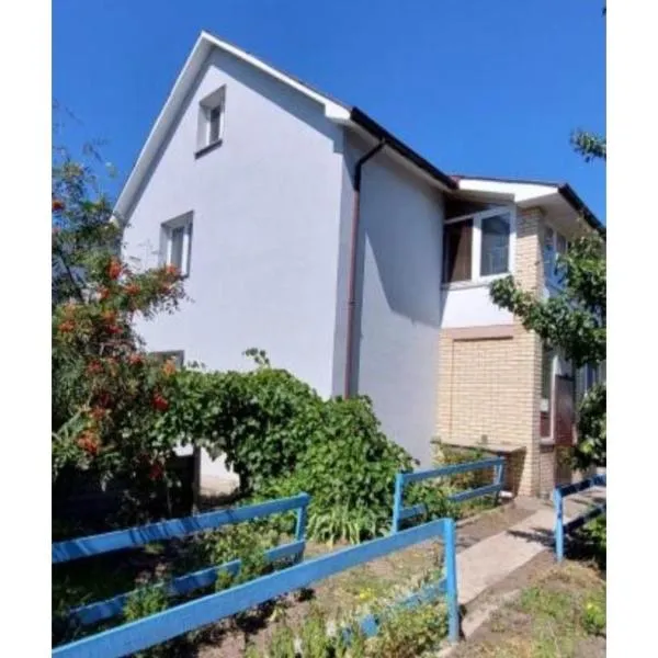 Коттеджный городок Голосеевский район, hotel in Kyiv