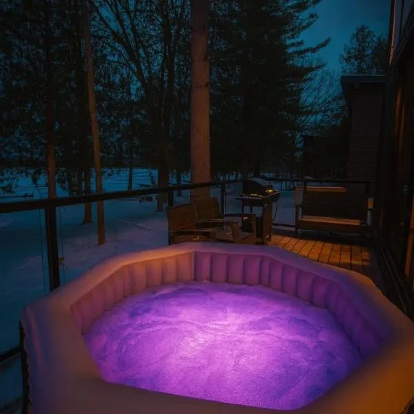 3-bedroom Lakefront Villa Englewood #5 – hotel w mieście Lakefield