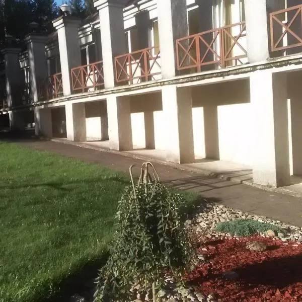 Poilsio namai Šaltinelis, hotel v destinaci Plateliai