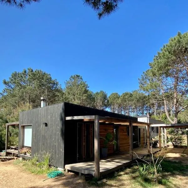 Beautiful house with garden in Barra Verde, Montoya, hôtel à Punta del Este