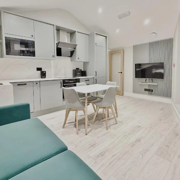 Fantastic 2 Bed 2 Bath Penthouse With Free Parking, hotel en Londres