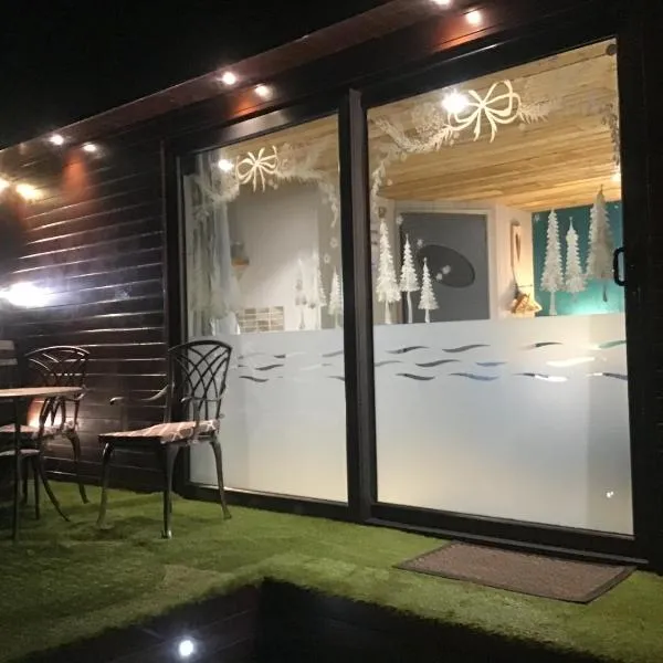 The Pod & Cwtch luxury accommodation, hotel in Aberaeron