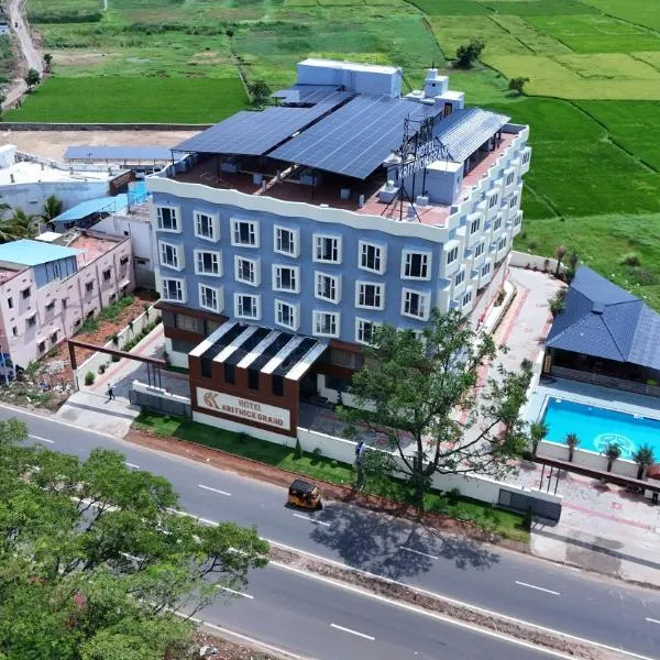 Hotel Krithick grand, hotelli Thenissä