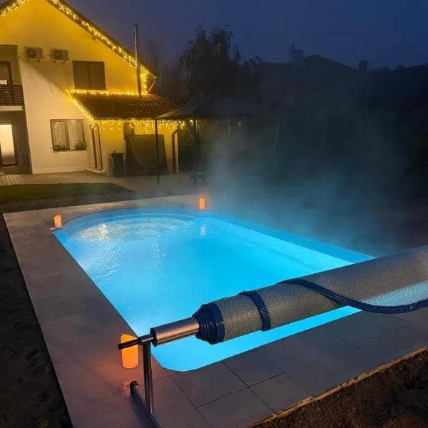 Casuta de pe Ses, hotel en Novaci-Străini