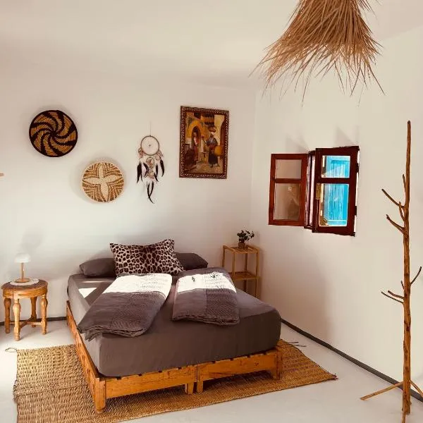 Surf Sun Sea Lodge, hotel em Wassane