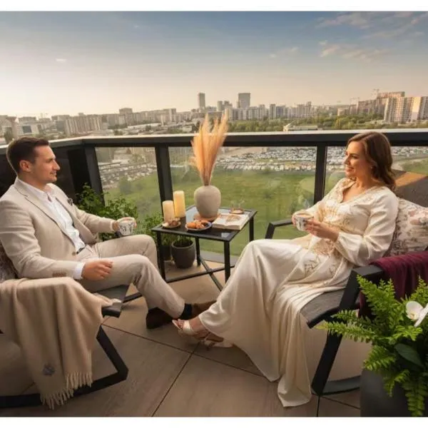 Cortina North - Skyline Studio with City Views, hotel em Voluntari