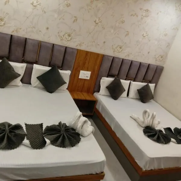 Grey stone- Two mints walk from Golden Temple, hotel en Amritsar