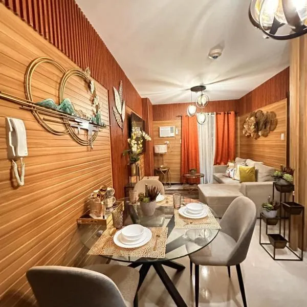 Modern 1 BR Condo near Airport, MOA, PICC, Star City, OKADA With Fast WIFI & Netflix Free Pool Access, hotel Sampong városában