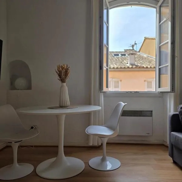 Appartement authentique au cœur de Saint Tropez – hotel w Saint-Tropez