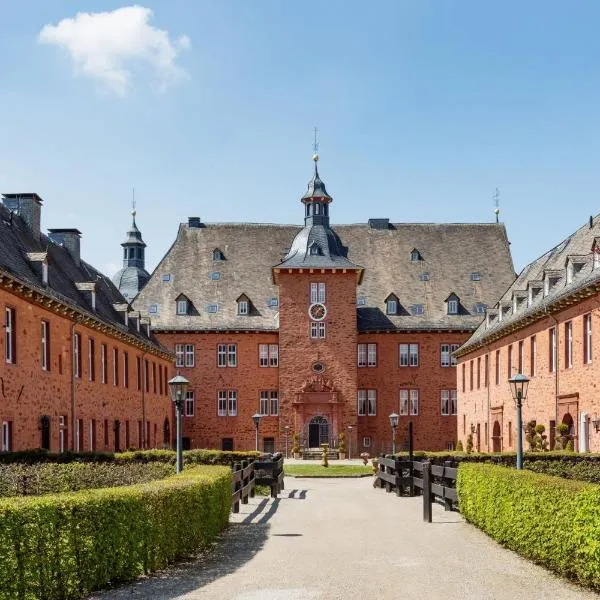 Fewo Saalstube, Adolphsburg, hotell sihtkohas Oberhundem