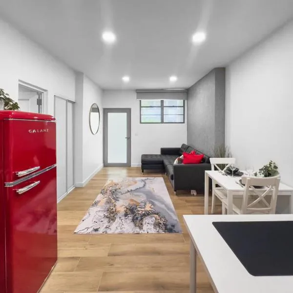 La Rada 015 Studio Apt in San Juan with Pool, hotel u gradu San Huan