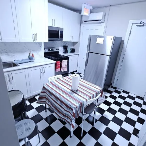 DOWNTOWN STAY-Free Wifi&Self Checkin, hôtel à Toronto