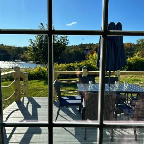 Harbor Bend House - River View in the Center of Town, hotel in Machias