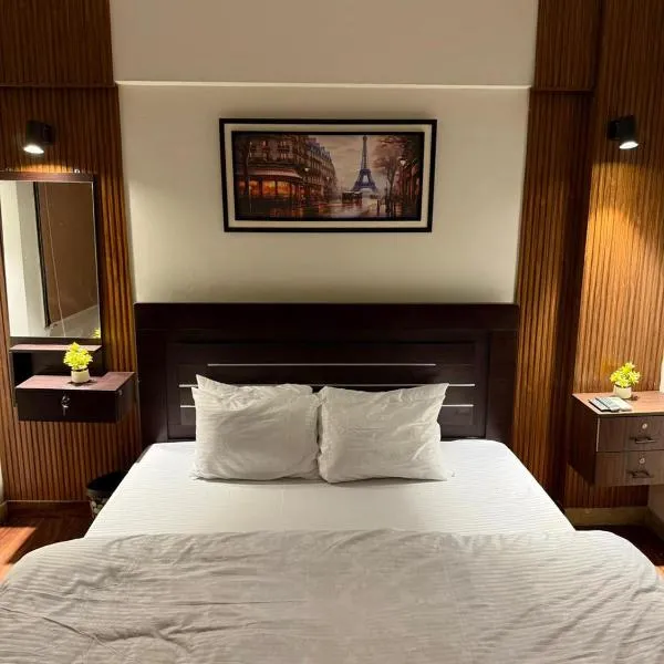 Seaside Serenity 1 BHK Condo DHA Netflix LuxeLiving Rentals, hotel u gradu 'Karachi'