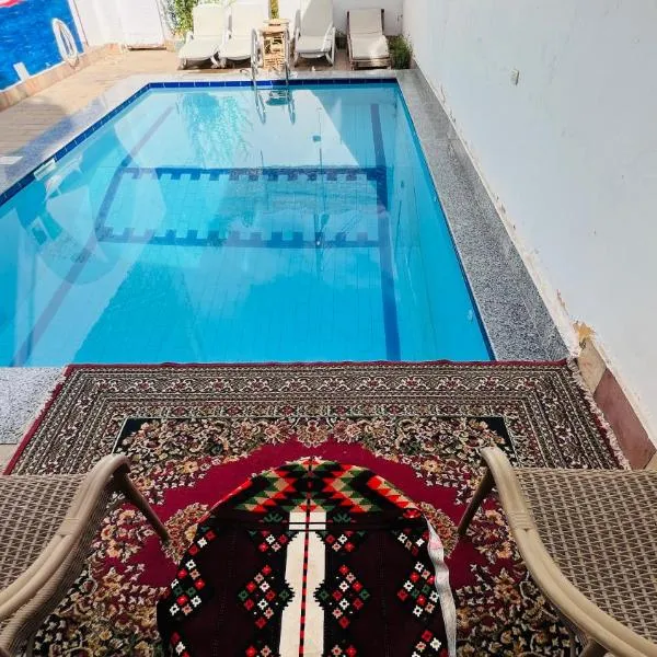 Tara Apartments، فندق في الأقصر