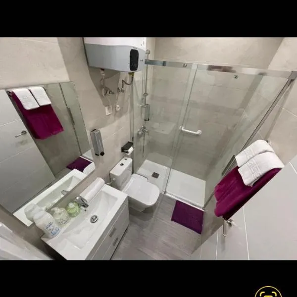 Estudios Nuevos Madrid Centro, hotel in Madrid