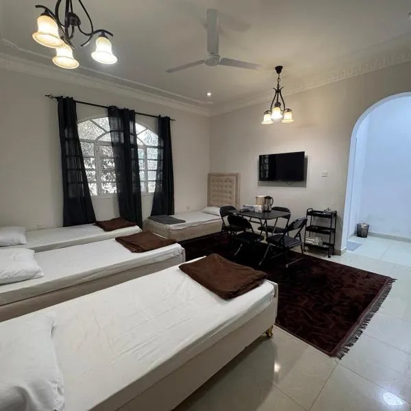 Muscat Guesthouse 3 All Private Ensuite Rooms, hotel in Muscat