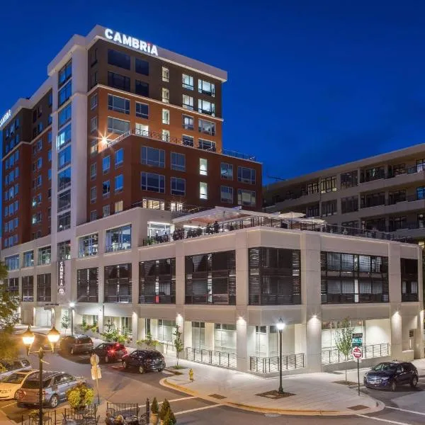 Cambria Hotel Downtown Asheville، فندق في أشفيل