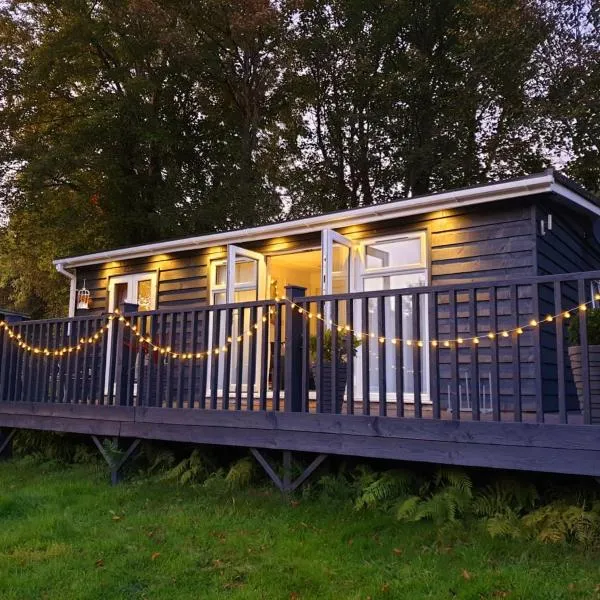 Chalet 174 Glan Gwna Park Caernarfon, hotel in Caeathro