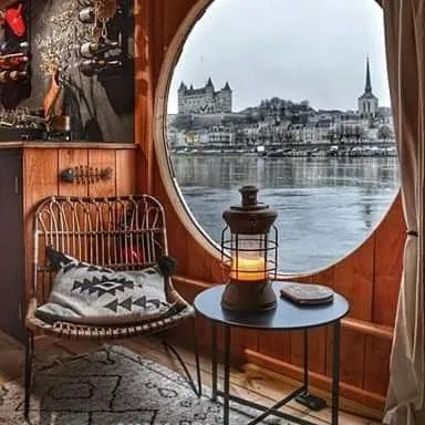 소뮈르에 위치한 호텔 Le Martin Pêcheur Luxurious Ecolodge Boat