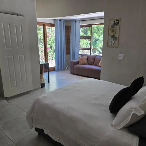 Honeywood Stays - Cozy Corner, hotel en Gqeberha