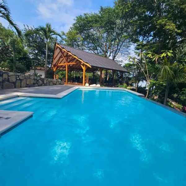 Beach resort playa Leona – hotel w mieście Gigantes