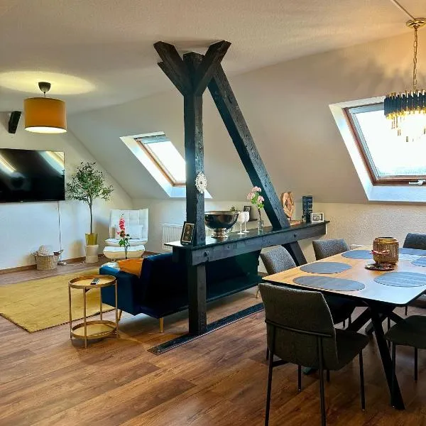 148qm Apartment, nähe Düsseldorf, 4 Schlafzimmer, privater Parkplatz, hotel v destinaci Duisburg