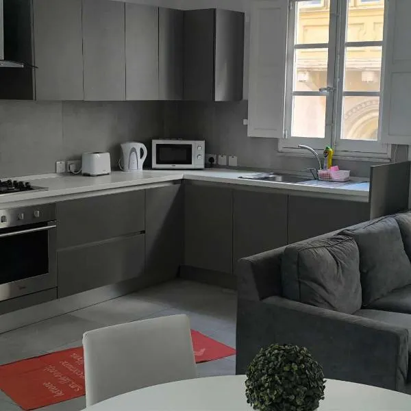 Тhree bedroom house "TEA" -with garage close to the sea -SLIEMA, hotel en Sliema