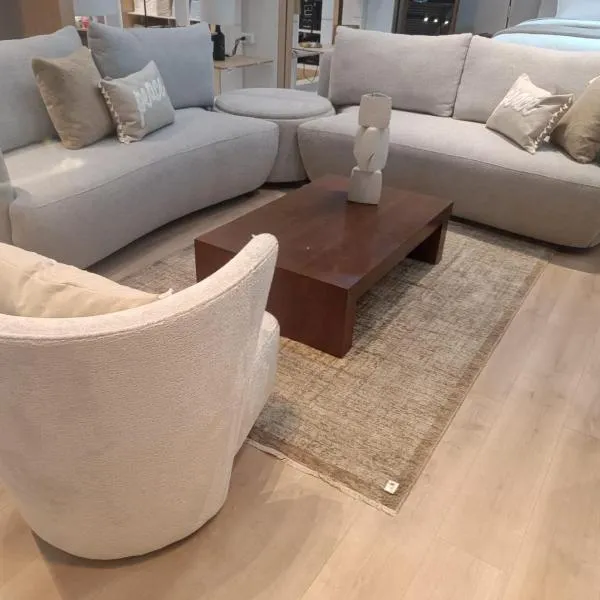 Departamento de tres dormitorios, hotel em Cuenca