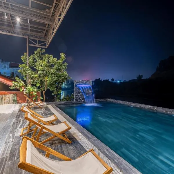 Odyssey Hotel 2, Tours & Motorbikes Rental, hotel u gradu Ha Žjang