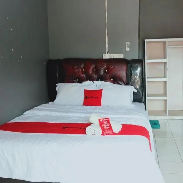 RedDoorz near Silampari Airport Lubuk Linggau โรงแรมในLubuklinggau