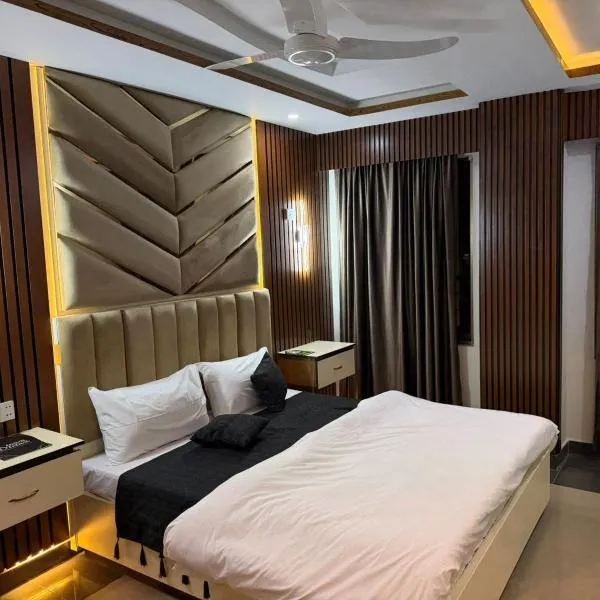 Sapphire Stays Hotel and Restaurant Peshawar, hotel v destinácii Pešawar